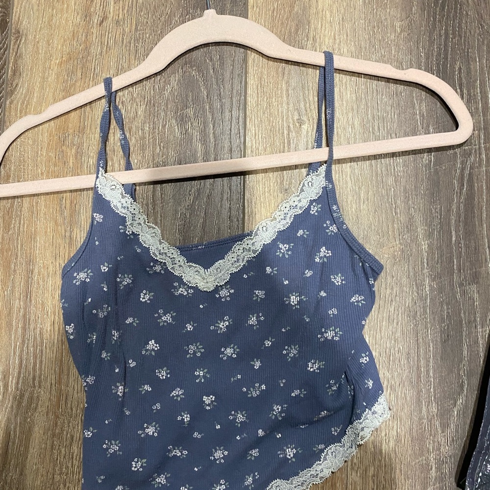 Hollister Women's Purple Lace Trim Camisole